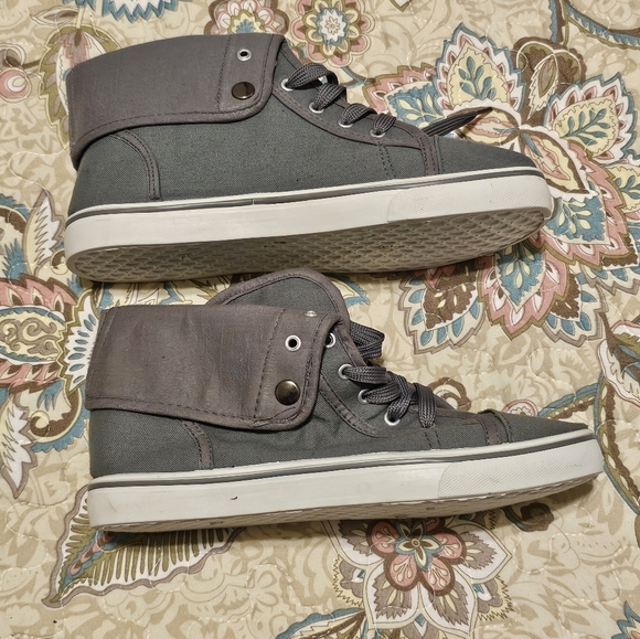 Rockland High Top Fold Down Tennis/ Sneaker, "Like New", Size 8 - Picture 3 of 5